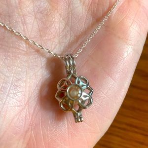 Vantel Pearls Necklace